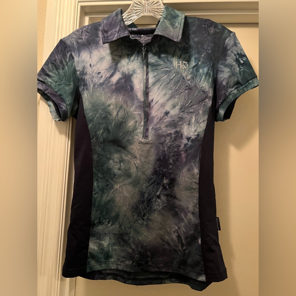 Size small zip top, like new
